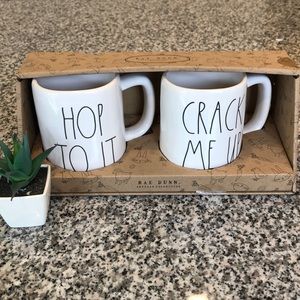 🆕 Rae Dunn Easter Mugs Set